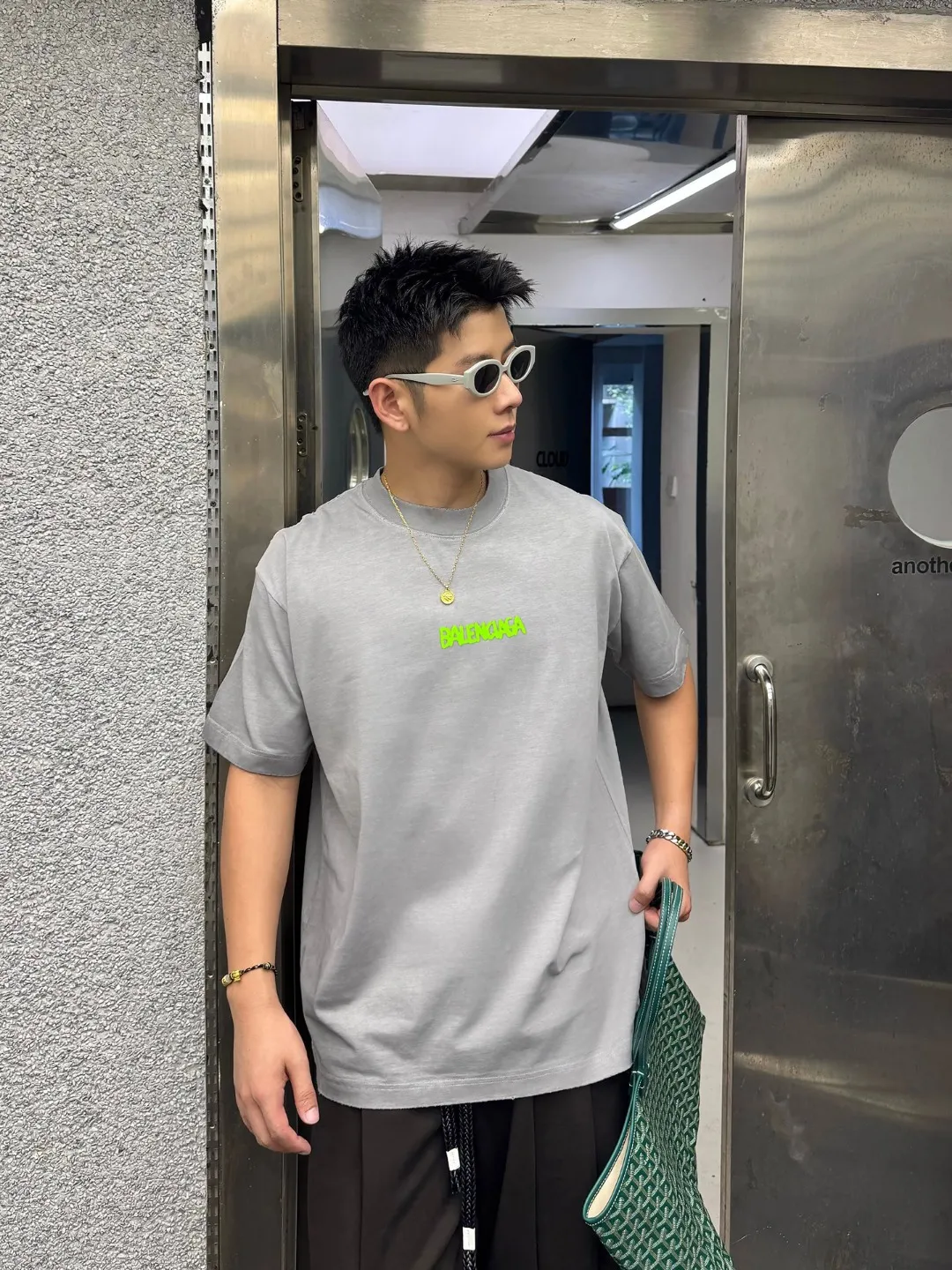P90✨🔥 [balenciaga] 2026FW Paris luminous foam letter short-sleeved T-shirt Premium 26s double yarn 300g fabric, washed with water spray, aged and frayed, color: washed brown, washed Purple, washed Gray Size: S M L XL 2XL
